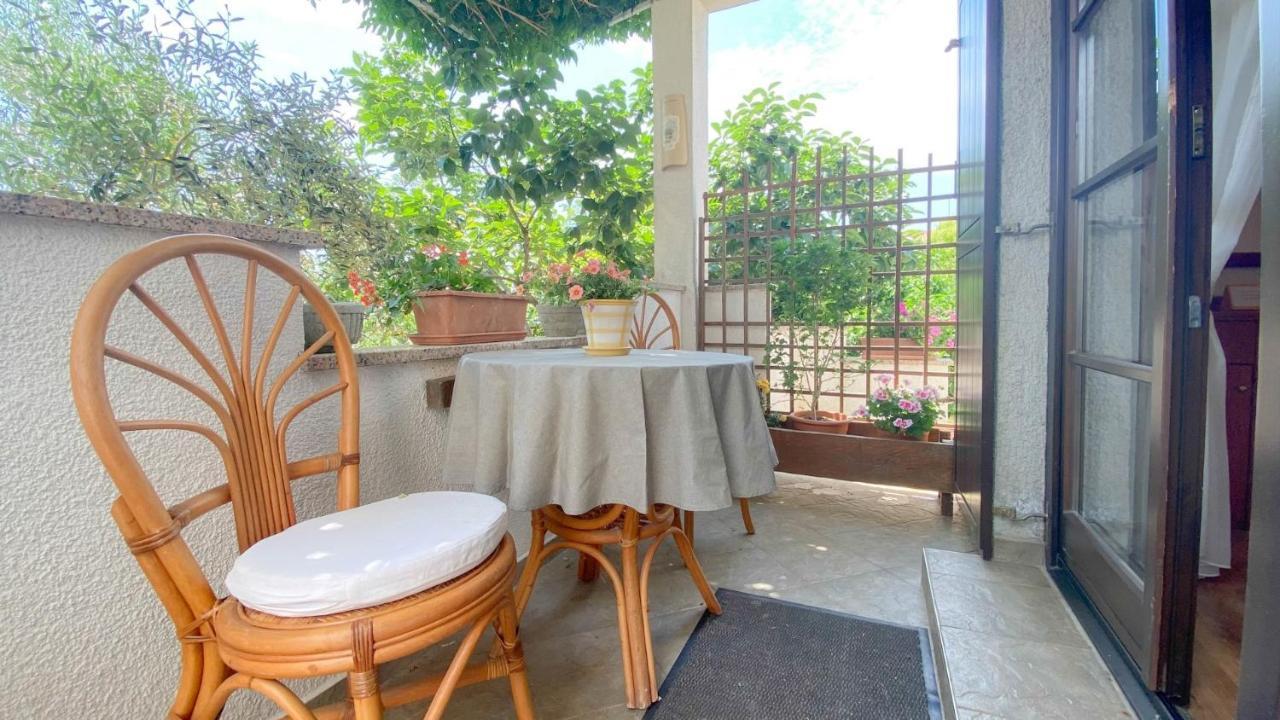 Santo Apartment Новиград Екстериор снимка
